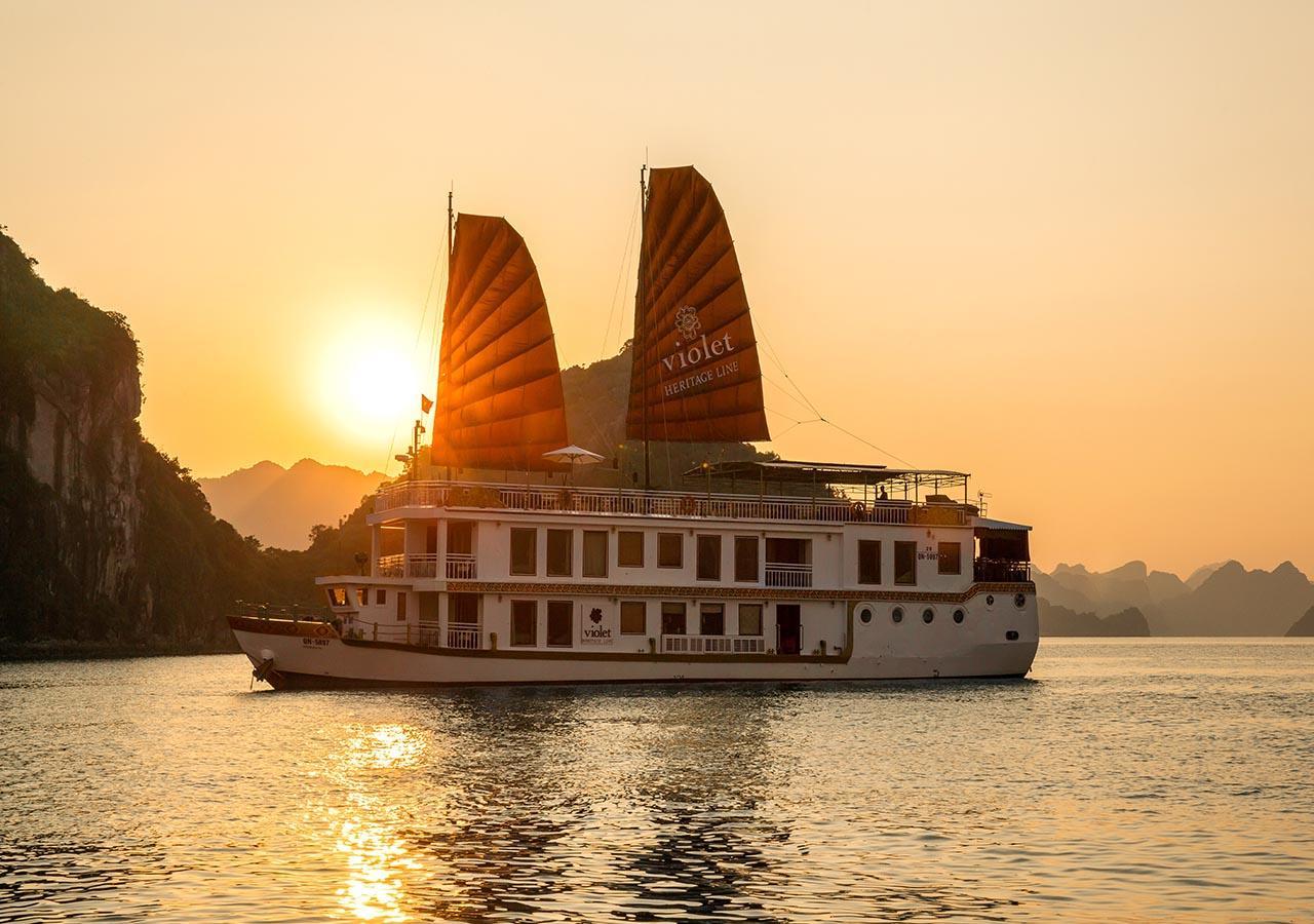 Heritage Line Violet Cruise - Halong Bay & Lan Ha Bay Hạ Long Exterior foto