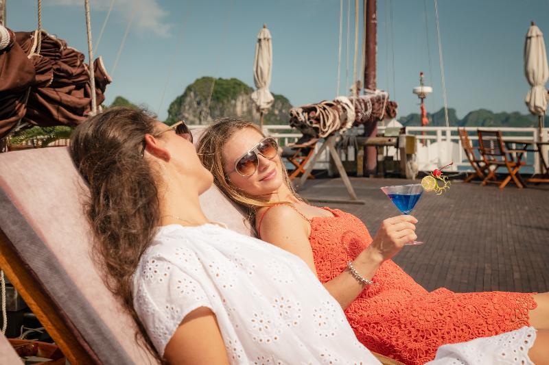 Heritage Line Violet Cruise - Halong Bay & Lan Ha Bay Hạ Long Exterior foto