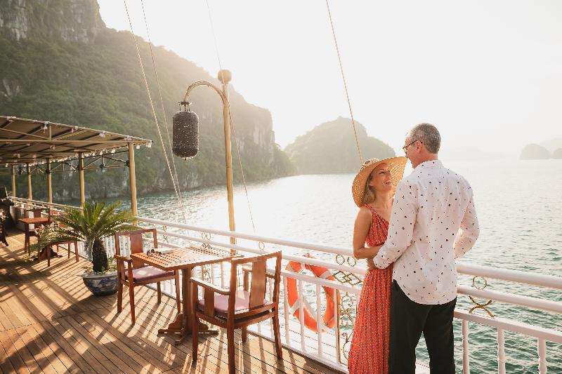 Heritage Line Violet Cruise - Halong Bay & Lan Ha Bay Hạ Long Exterior foto
